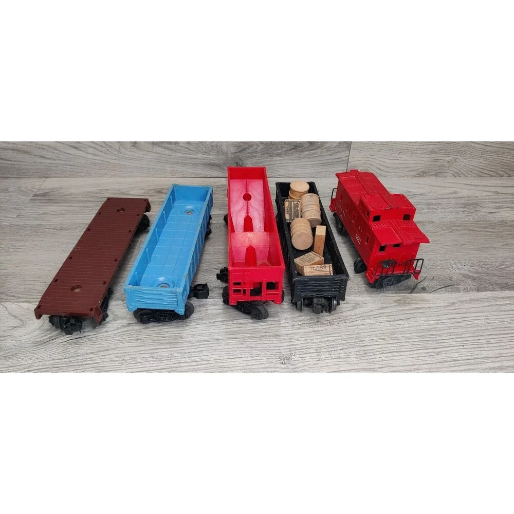 Lionel O Gauge 5 Car Lot: 6257 Caboose, 25000 Lehigh Hopper, 6462 Gondola w/Load